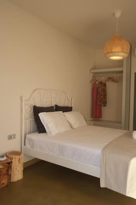 Mekia'S Beach House Livadia  Esterno foto